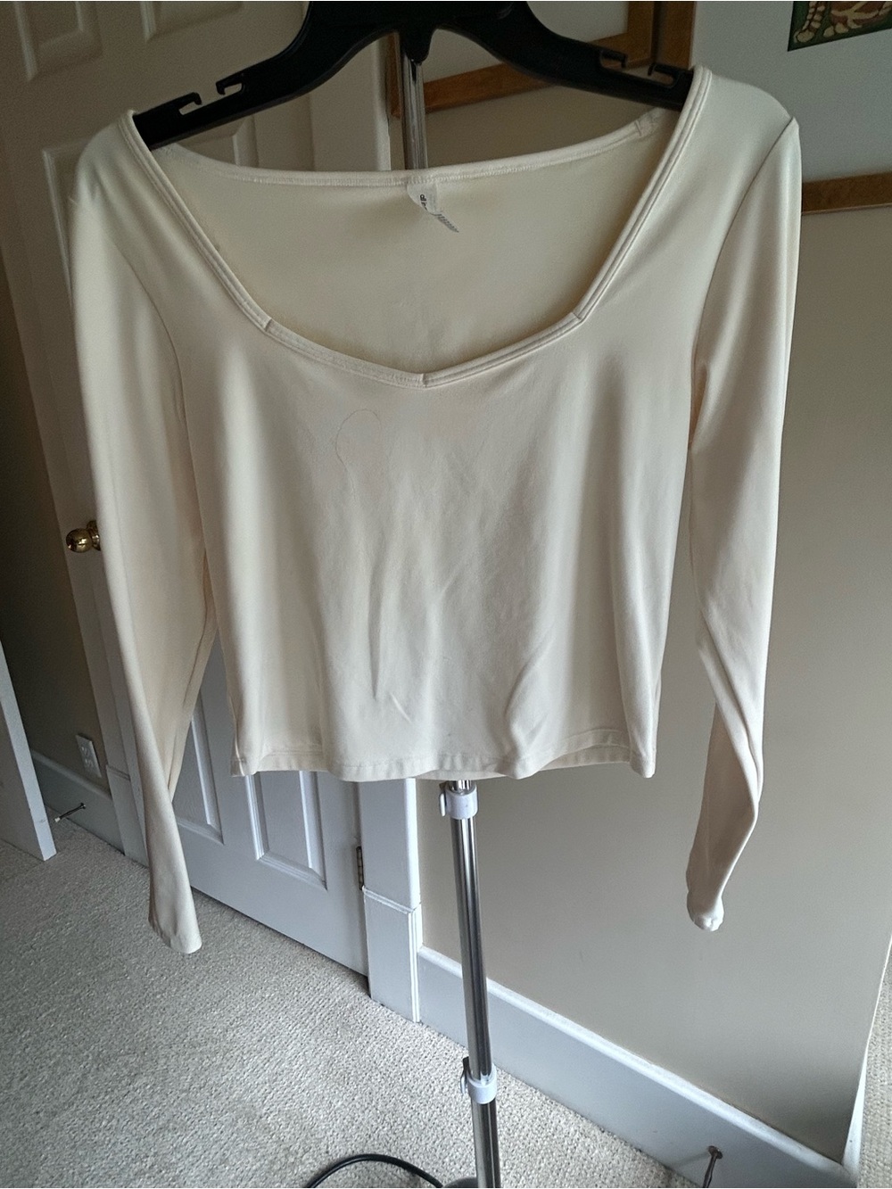 Women's Cream Scoop Neck Long Sleeve Top. Small. Like New